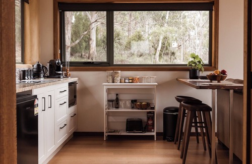 Kingborough Apartment | Wedge-tailed Eagle Studio
