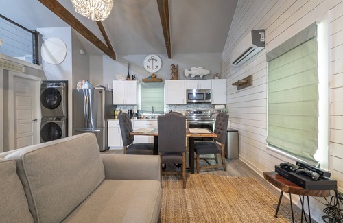 Long Mott Cottage | Wedge Wood Cottage on the Bay