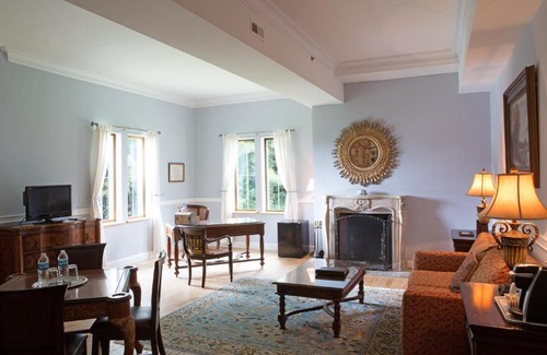 Williamsburg Hotel | Wedmore Place