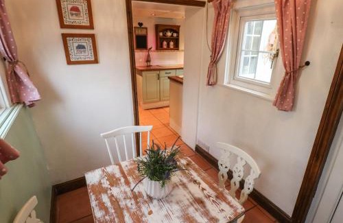Brading House | Wee Cot