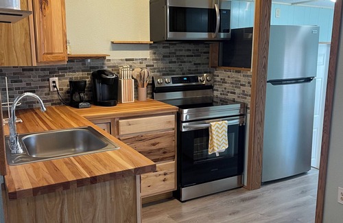 Pottsboro House | Weekend getaway blocks from Lake Texoma. Boat Launch 4 blocks -Pet Friendly