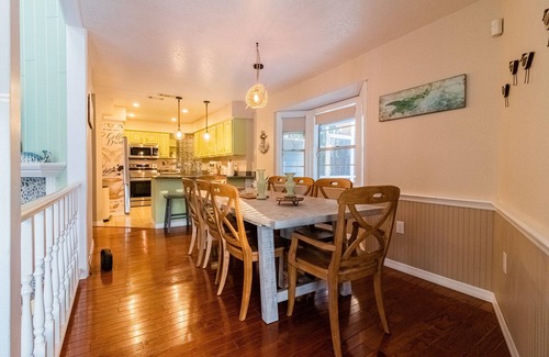 Weeki Wachee Gardens House | Weeki Vibes: close to Activities-Kayaks included!