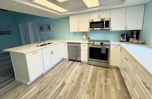 Spring Hill House | Weeki Wachee Crystal blue Springs river house with Kayaks