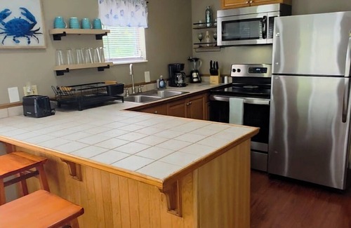 Weeki Wachee Gardens House | Weeki Wachee Waterfront Canal home. Manatee Manor