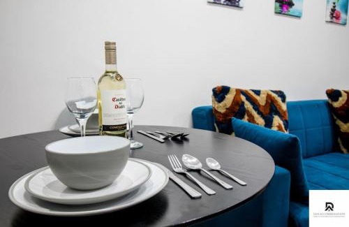 Woolwich Apartment | WEEKLY & MONTHLY STAY - Beautiful 2 Bed House with FREE Parking - Relocation, Business & Group - 5 Guests - By Den Accommodation Short Lets & Serviced Accommodation, Woolwich