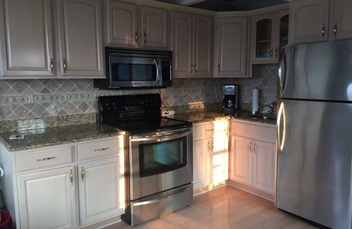 Ortley Beach Apartment | Weekly Rental - 1 Bedroom apt, 2 blocks from beach with pool in Ortley Beach