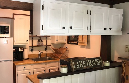 Bolton Landing Cottage | Weekly rental, Sat-Sat Across the street from beach and walking distance to town
