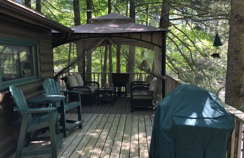 Bolton Landing Cottage | Weekly rental, Sat-Sat Across the street from beach and walking distance to town