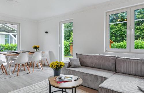 Glinde House | Weißes Einfamilienhaus in Vabali Nähe