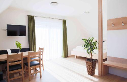 Ratsch House | Weingut-Gästezimmer UHL