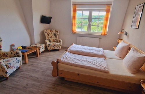 Lieser House | Weinhaus Stettler