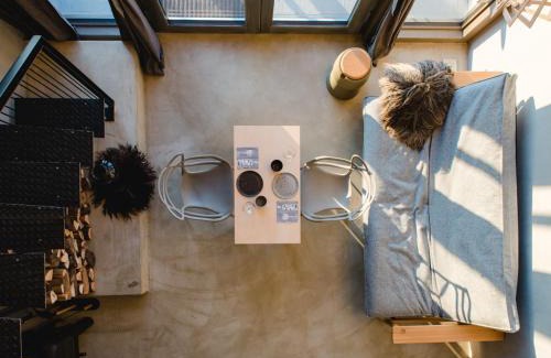Deutsch Schuetzen-Eisenberg House | Weinloft II by WEINLOFTS