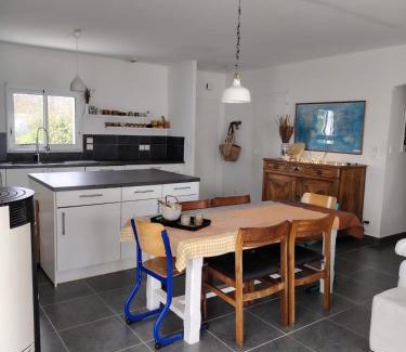 Moutiers-les-Mauxfaits House | Welcome to Najat's