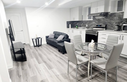Brampton Apartment | Welcome Home- 2 BR Basment suite