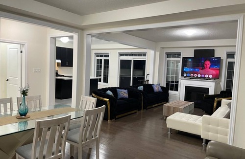 Brampton House | Welcome Home Away from Home ~6 Bed 3.5 Bath ~ Open Concept Kitchen-Living-Dining