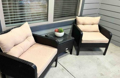Memorial Apartment | Welcome, kick back and relax in this calm stylish luxury unit!