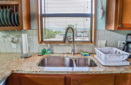 Pine Island House | WELCOME TO A PARADISE GETAWAY IN WEEKI WACHEE FLORIDA