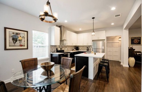 Johnson City House | Welcome to Bar S Ranch House