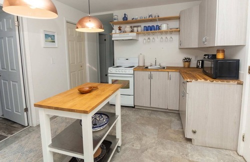 Wellington Apartment | Welcome to Beach and Main - Main Suite!
