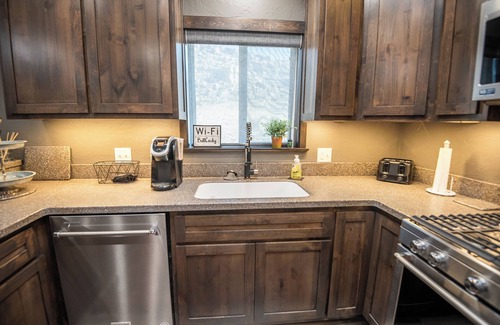 Clark House | Welcome to Bennett Creek Cottage in beautiful Clark, Wyoming!