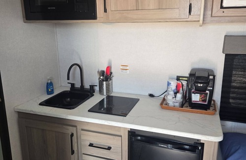 Dolan Springs House | Welcome to Bessie, Cozy RV in charming Dolan Springs with many amenities!