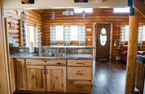 Hill City Cabin | Welcome to Bluebird Retreat!