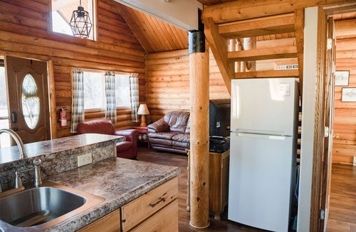 Hill City Cabin | Welcome to Bluebird Retreat!