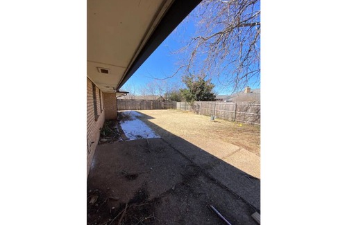 Oklahoma City House | Welcome to Camelot! This home is in a quiet neighborhood close to OKC activity.
