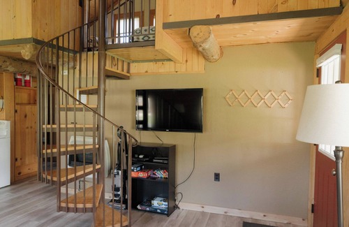 Hill City Cabin | Welcome to Canyon Wren!