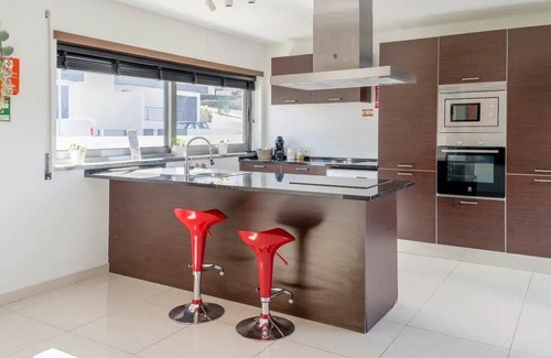 Atalaia Villa | Welcome to Casa Amour. Oceanview villa on the coast of Portugal.