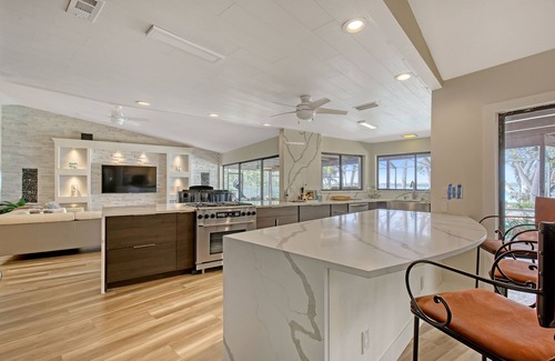 Tropic House | Welcome to Casa de la Playa w/boat option!