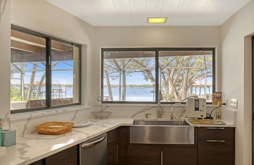 Tropic House | Welcome to Casa de la Playa w/boat option!