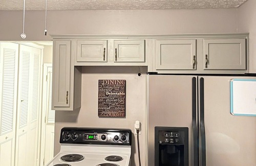 Louisville House | Welcome to Cheerful House