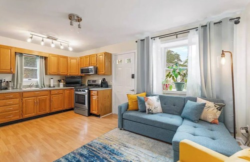 Foxcroft Square House | Welcome to cozy Cricket’s Cove!