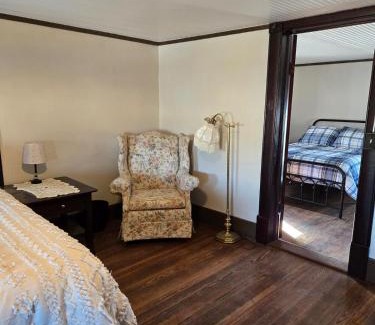 Liebenthal House | Welcome to Das Stein Haus!