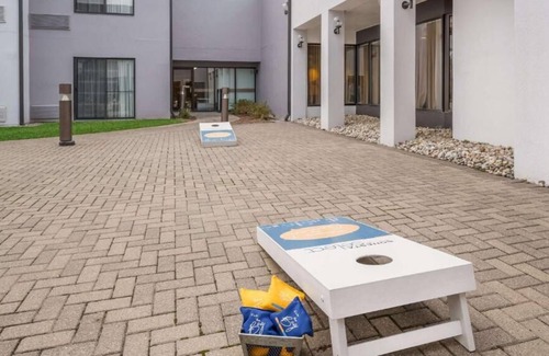 Auburn Hills House | Welcome to Detroit Auburn Hills! Parks nearby and relax at our Indoor Pool!