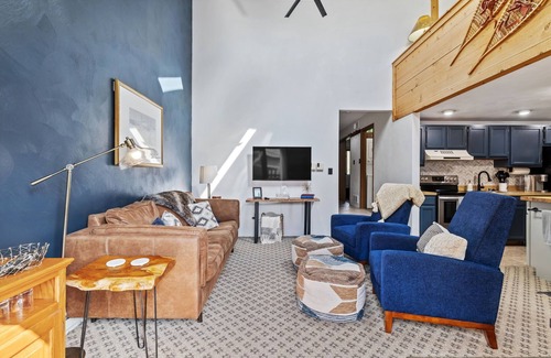 Hidden Valley House | Welcome to Evergreen Lodge! Close to the slopes!