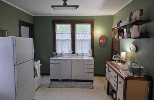 Austin Other | Welcome to Grandma's Cottage!