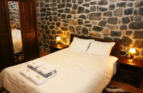 Loutraki House | Welcome to Guesthouse Yades, Double Studio!