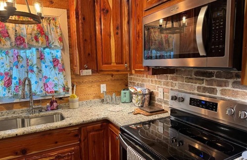Mineola House | Welcome to Jackson Hole A Charming 1-bedroom house in Historic Mineola.