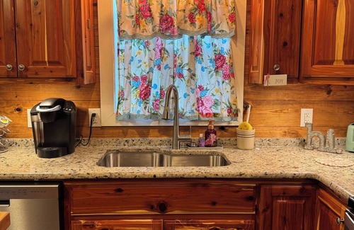 Mineola House | Welcome to Jackson Hole A Charming 1-bedroom house in Historic Mineola.