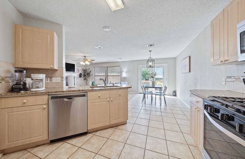 Cat Hollow House | Welcome to Luckenwald Cove Retreat-Your Home Away from Home in Round Rock #42135