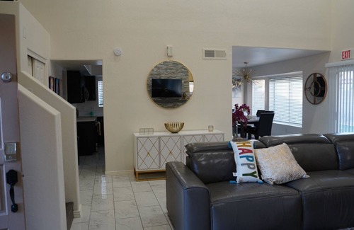 Lakewood Country Estates House | Welcome to Luxe Stays! Your beautiful retreat located in Ahwatukee, Arizona.