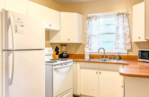 Normal House | Welcome to our Alabama Alcove!