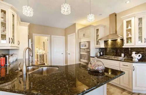 Carrying Place Cottage | Welcome to our luxurious bungalow house lake front phenomenon view.
