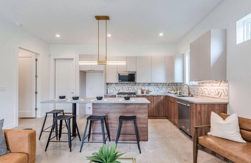 MLK House | Welcome to our modern 4-br home, nestled in Austins vibrant East Side!