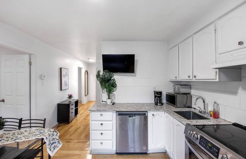 Little Burgundy Apartment | Welcome to our newly renovated 3-bedroom apartment in the heart of st Henri