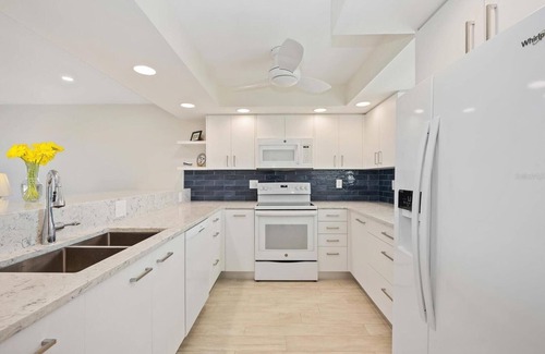 Siesta Key Condo | Welcome to Paradise on Siesta Key! 3 Month Minimum Rental Required