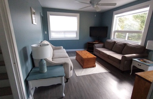 Baddow House | Welcome to Riverside Resort, Fenelon Falls!