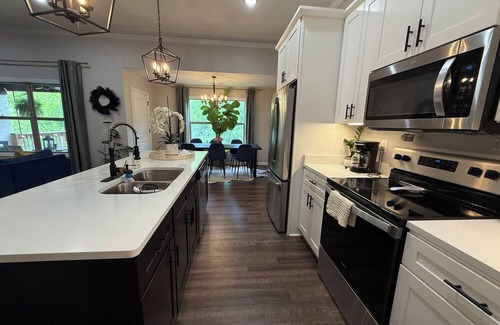 Batesville House | Welcome to Riverwood Retreat – Your Peaceful Hilltop Escape!